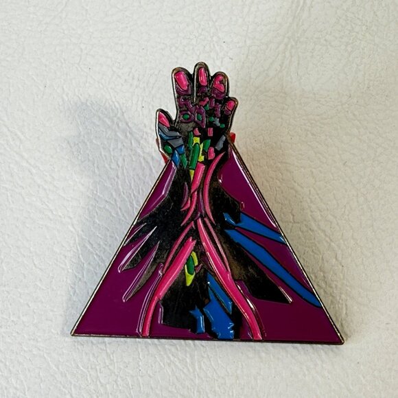 GenCon 2019 Pin Bazaar Enamel Pin With Vibrant Sci-Fi Design & Rubber Backing - Picture 1 of 7